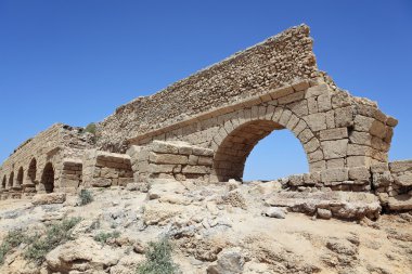 Ancient Roman aqueduct clipart