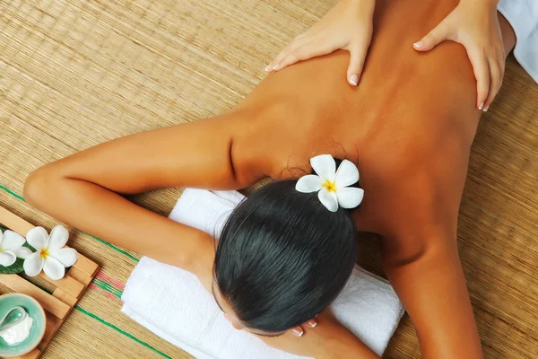 Massagem de massagem — Fotografia de Stock