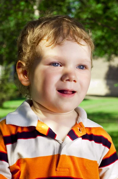 Portret van een kleine jongen — Stockfoto