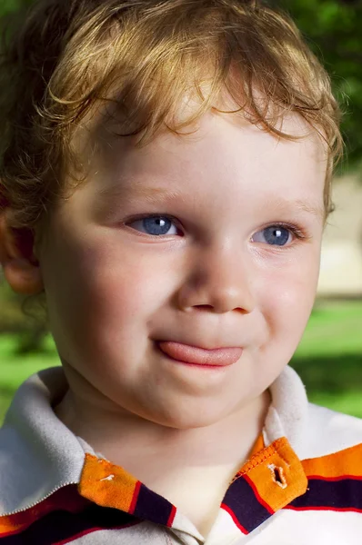 Porträtt av liten pojke — Stockfoto