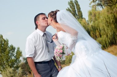 mutlu gelin ve Damat Düğün günü açık havada