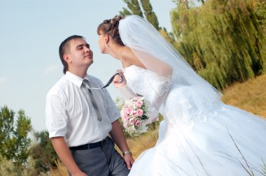 mutlu gelin ve Damat Düğün günü açık havada