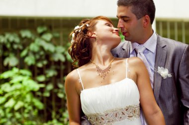 romantik ve sevgi dolu adam ve kız SAI günü düğün