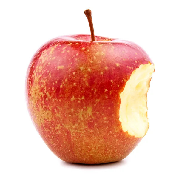 Κόκκινο μήλο δαγκωμένο που απομονώνονται σε λευκό — Φωτογραφία Αρχείου