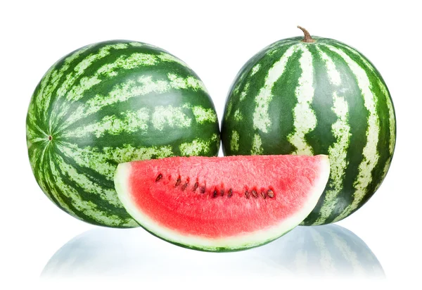 Två vattenmelon och skiva isolerad på vit bakgrund — Stockfoto