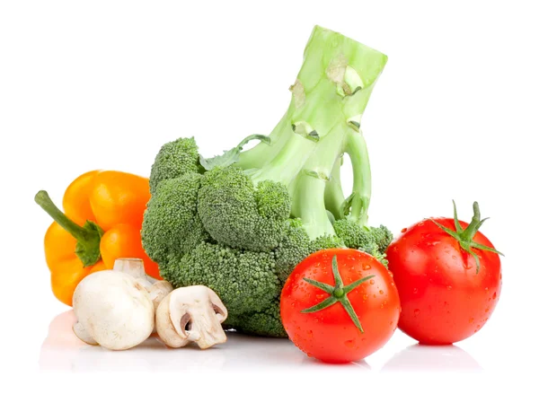 Sebze kümesi: brokoli, domates, mantar ve sarı pepp — Stok fotoğraf
