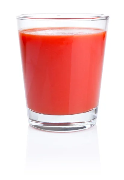 Vidro de suco de tomate fresco isolado em fundo branco — Fotografia de Stock