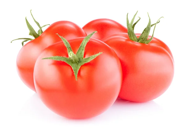 Tomates vermelhos maduros isolados sobre um fundo branco — Fotografia de Stock