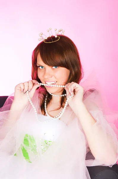 Die verführerische Prinzessin mit Perlen — Stockfoto