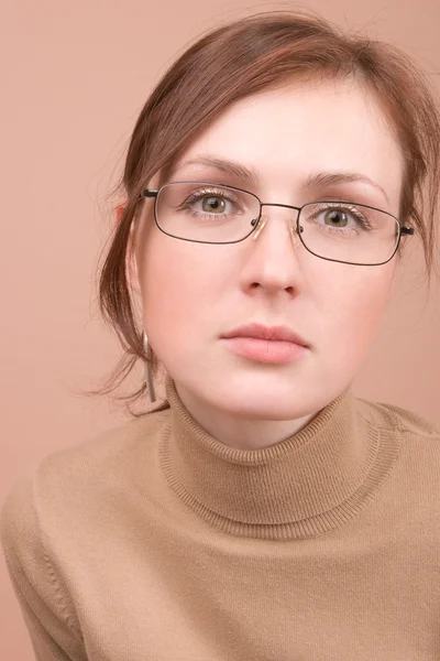 Portret młodej kobiety — Zdjęcie stockowe