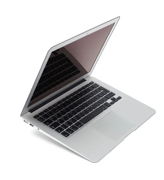 Laptop aluminium tipis, latar belakang putih — Stok Foto