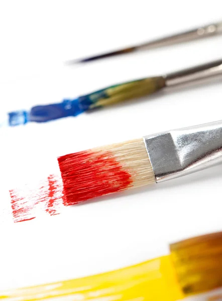 Farklı renkli mürekkep ile Boya fırçaları — Stok fotoğraf