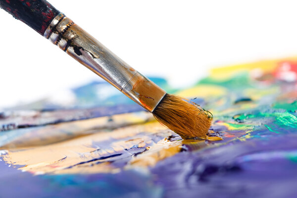 Нарисовать что-нибудь кисточкой
