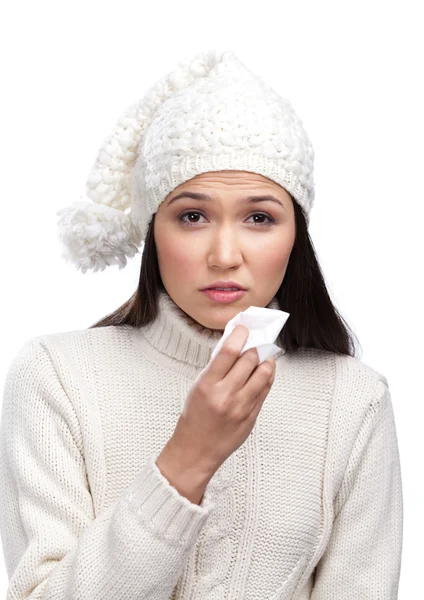 Enfermo joven mujer sosteniendo toallita — Foto de Stock