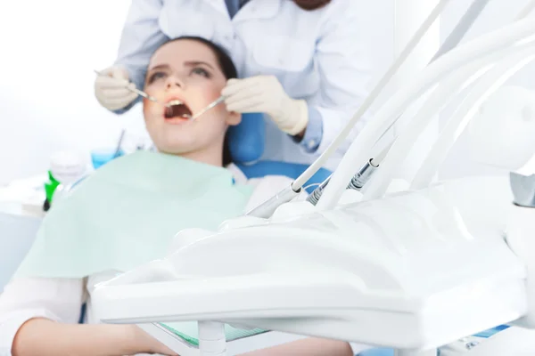 Checking the teeth up — Stock Photo, Image