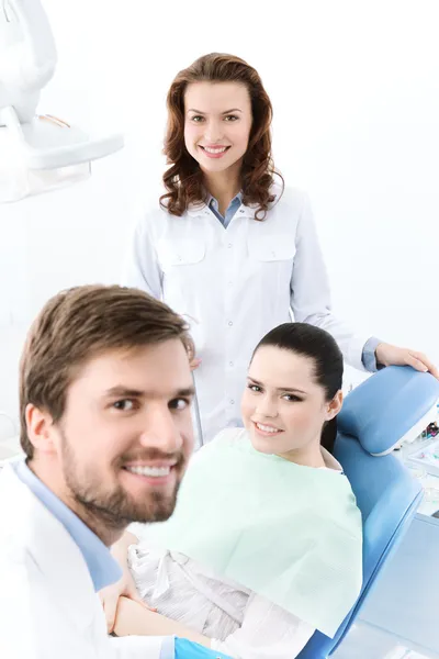 Prepairing to treat carious teeth — Stock Photo, Image