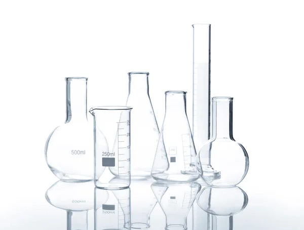 Seis frascos de laboratório vazios — Fotografia de Stock