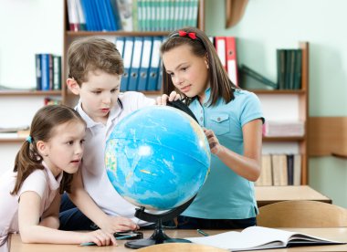 öğrencilerin okul globe adlı bulmak
