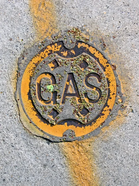빈티지 옐로우 가스 맨홀, 에너지 정보. — 스톡 사진