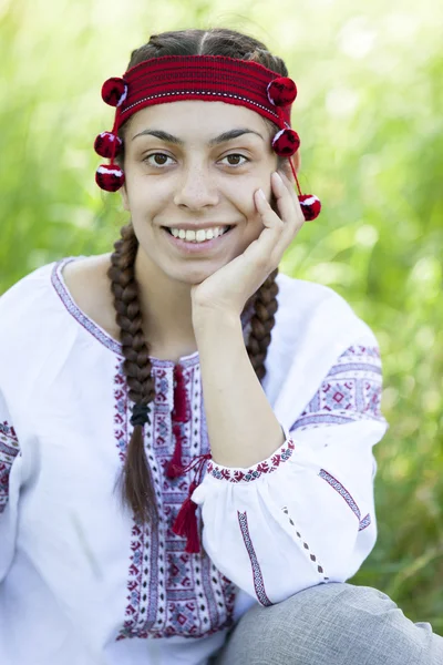 Slav girl at green meadow. — Stock Photo, Image