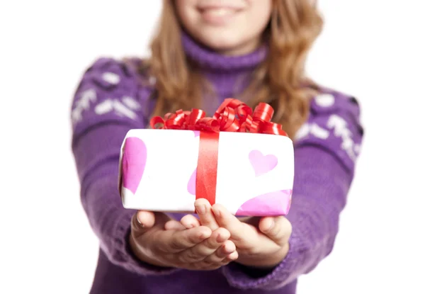 Blonde girl with present box at st. Valentine's day. — Stock Photo, Image