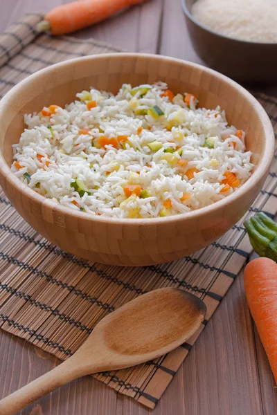 Sebzeler ile Basmati pirinç — Stok fotoğraf
