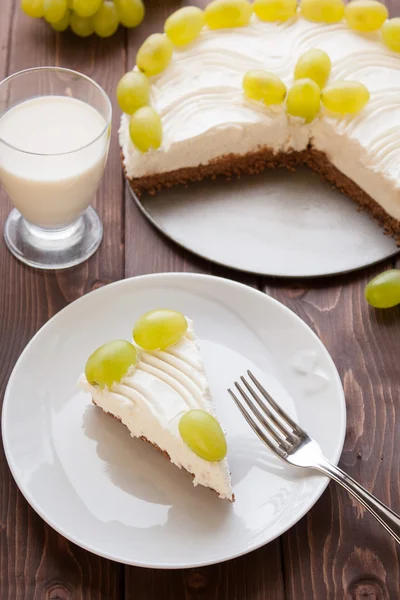 Jogurt ciasto z winogron — Zdjęcie stockowe