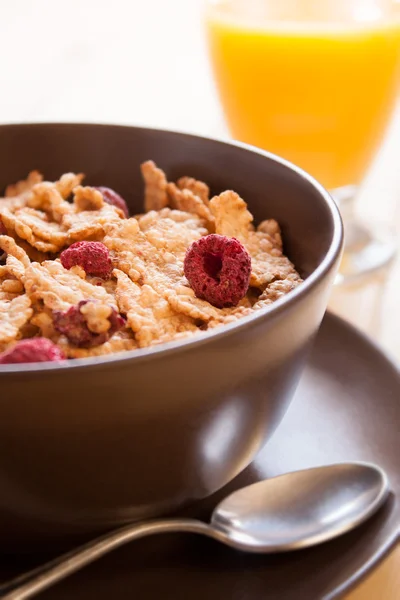 Cereales de desayuno y zumo de naranja — Foto de Stock