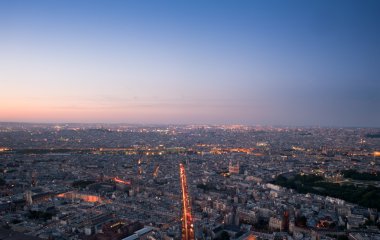 Eyfel Kulesi paris görünümünde montparnasse Binası