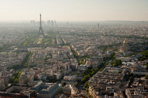 Eiffeltoren in Parijs uitzicht vanaf montparnasse gebouw — Stockfoto