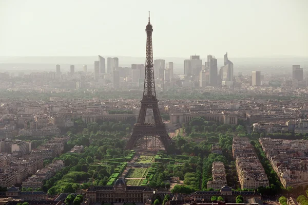 Eiffeltoren in Parijs uitzicht vanaf montparnasse gebouw — Stockfoto