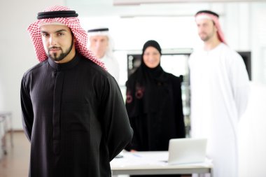 iş Arapça toplantı kapalı