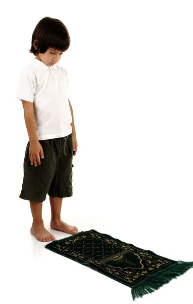 Μουσουλμάνο αγόρι προσεύχεται — Φωτογραφία Αρχείου