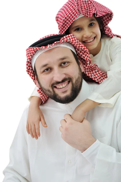 Arabská rodina, otec vezou syn — Stock fotografie