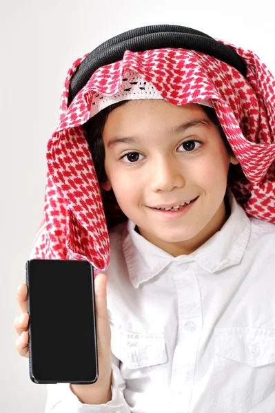 Niño árabe lindo con teléfono celular —  Fotos de Stock