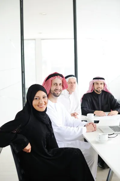 Lavoro di squadra arabo — Foto Stock