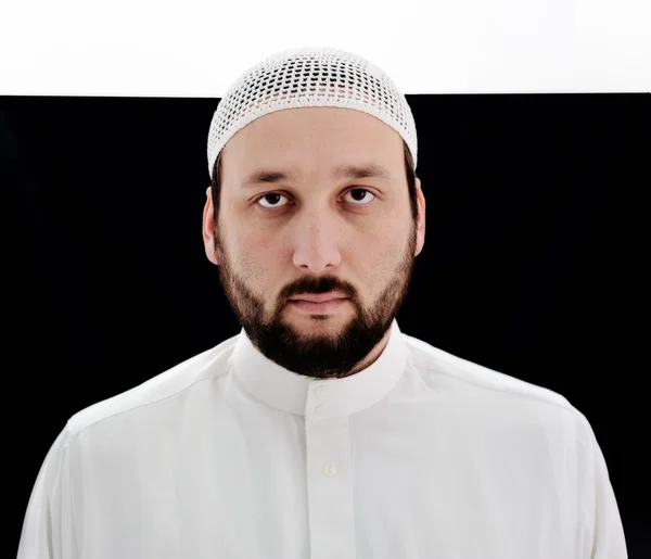 Arabische moslim man met baard portret — Stockfoto