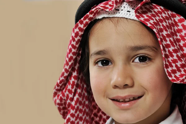 Lindo retrato de niño árabe Fotos de stock libres de derechos