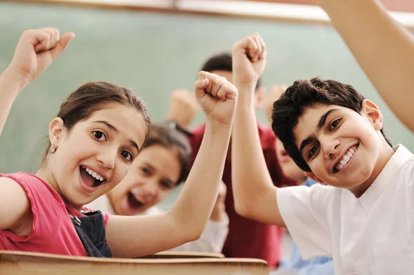 阿拉伯文孩子在学校、 教室 — 图库照片