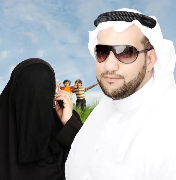 Moderno uomo d'affari arabo — Foto Stock