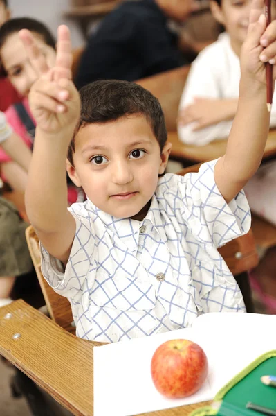 Arabic kids in the school, classroom — Stock Photo, Image