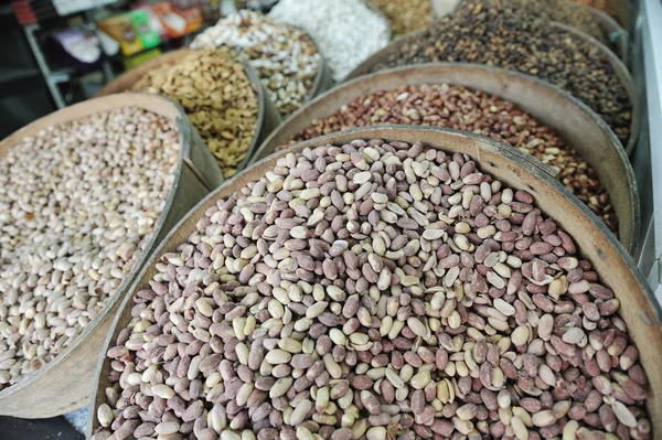 Noix sur un bazar oriental en Jordanie — Photo