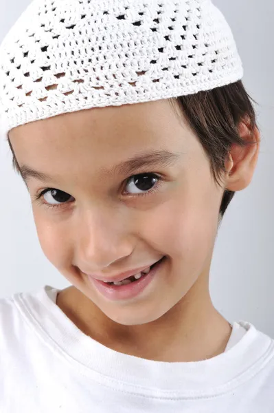 Muslimské malý chlapec portrét — Stock fotografie