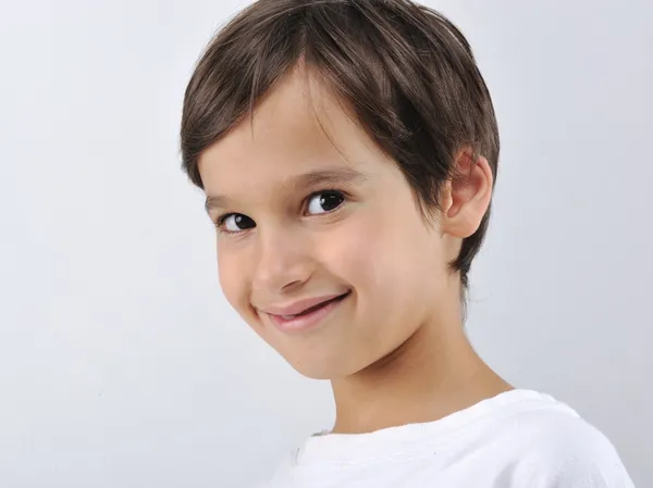Portrét malého roztomilého chlapce — Stock fotografie