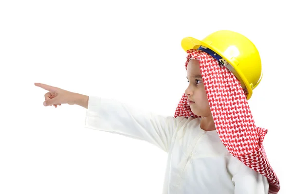 Piccolo ingegnere bambino arabo carino — Foto Stock