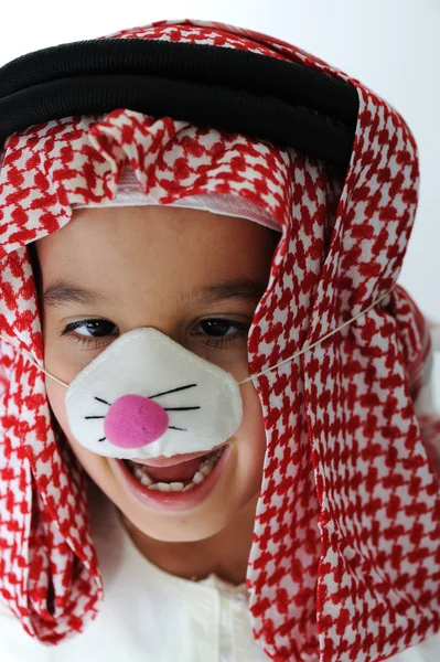 Boldog Arab kisfiú — Stock Fotó