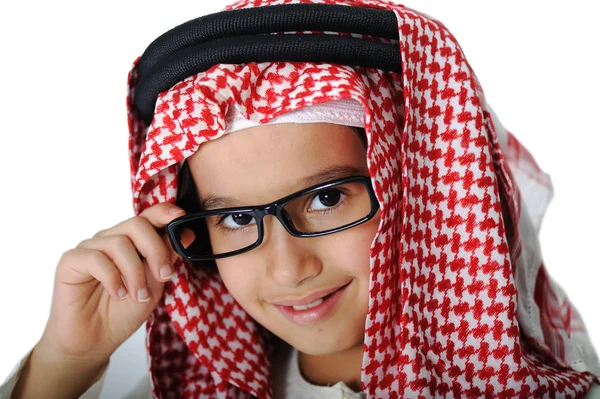 Heureux petit garçon arabe — Photo