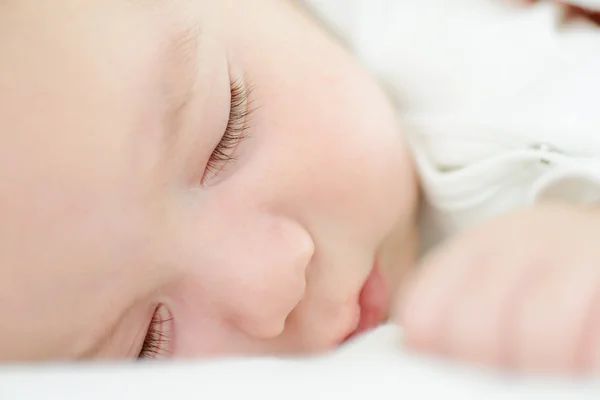 Baby newborn sleeping on blanket — Stock Photo, Image