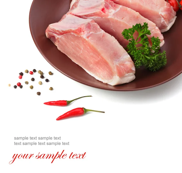 Rauw vlees met peterselie en peper — Stockfoto