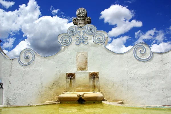 老喷泉附近 arraiolos 村，葡萄牙 — 图库照片